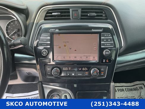 Used 2020 Nissan Maxima SR w/ Sport Mat Group FWD image 16