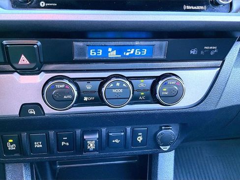 Used 2023 Toyota Tacoma TRD Off-Road w/ Technology Package image 15