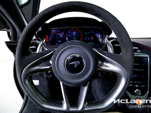 Used 2025 McLaren 750S RWD image 14