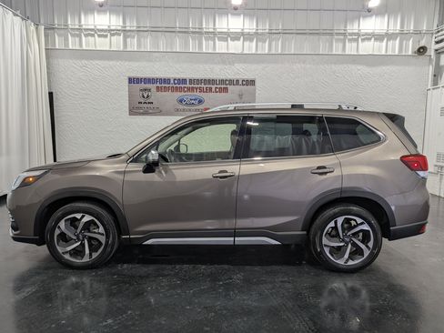 Used 2024 Subaru Forester Touring image 2