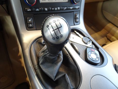 Used 2006 Chevrolet Corvette Convertible w/ Preferred Equipment Group image 16