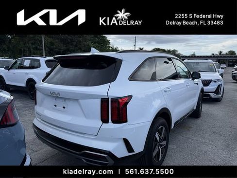 Certified 2023 Kia Sorento S w/ Panoramic Sunroof Package FWD image 2