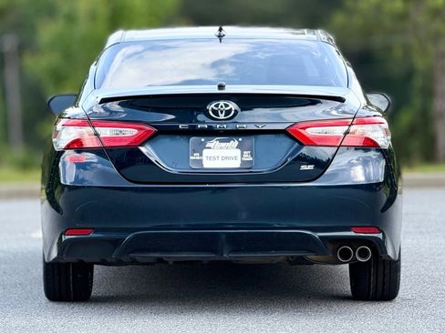 Used 2019 Toyota Camry SE FWD image 6