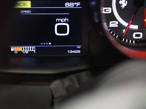 Used 2018 Ferrari 488 GTB RWD image 24