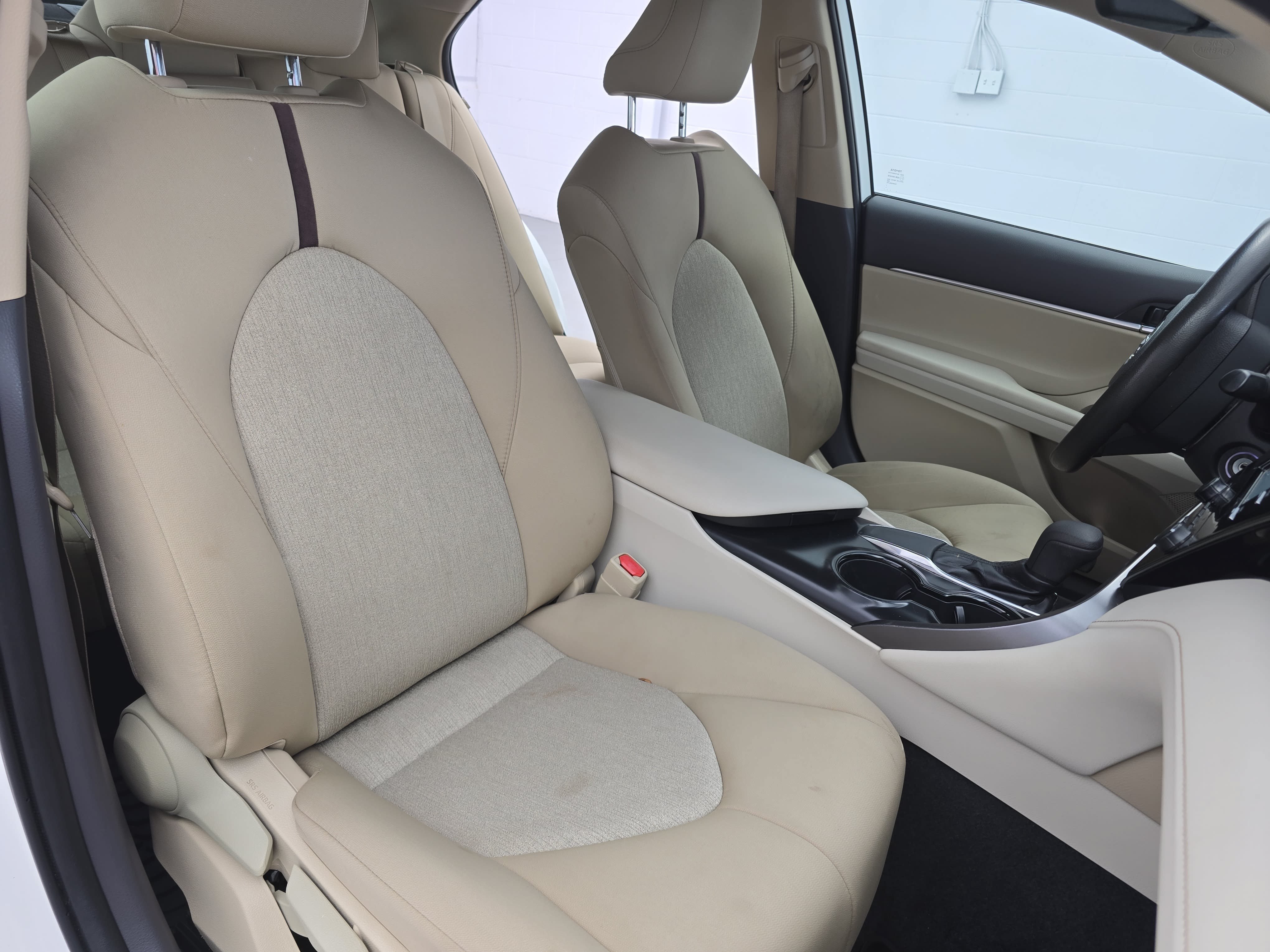 Used 2019 Toyota Camry LE FWD image 10