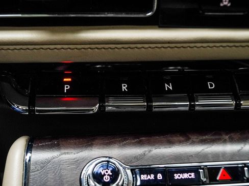 Used 2022 Lincoln Aviator Reserve w/ Elements Package Plus image 19