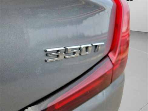 Used 2025 Cadillac XT4 Premium Luxury image 9