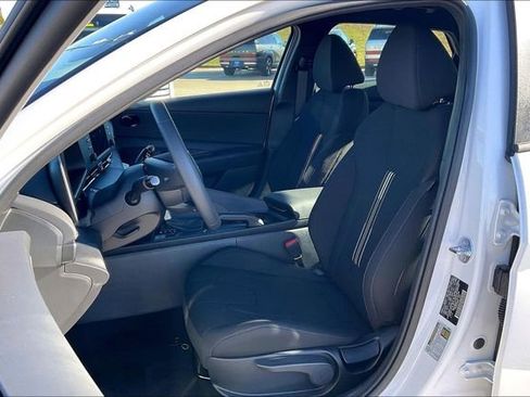 New 2026 Hyundai Elantra SEL Sport Premium FWD image 9