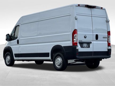 Used 2026 RAM ProMaster 2500 w/ Convenience Group FWD image 5
