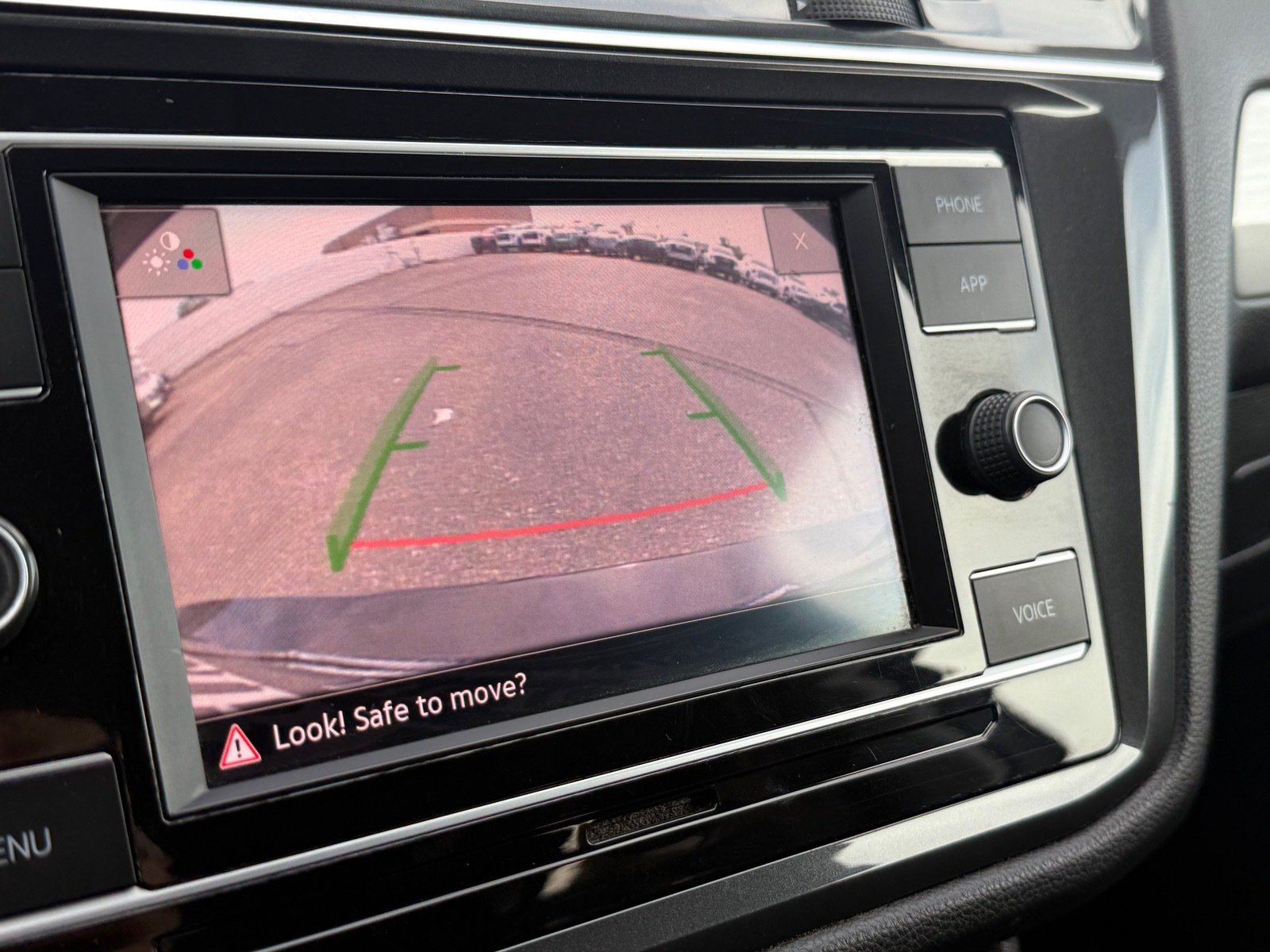 Used 2020 Volkswagen Tiguan S FWD image 25
