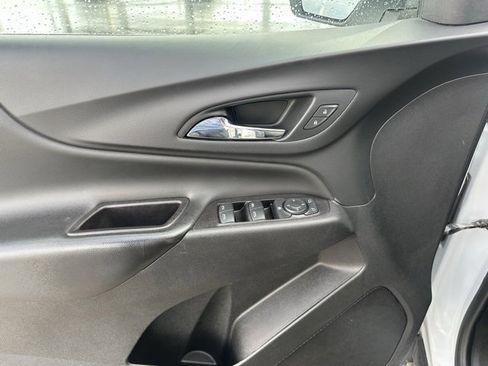 Certified 2021 Chevrolet Equinox LT image 3