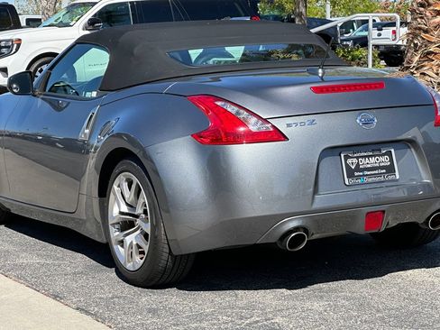Used 2014 Nissan 370Z Roadster RWD image 5
