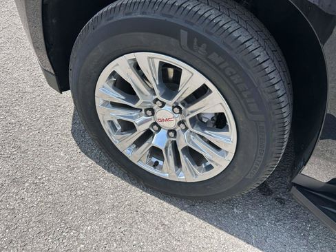 Used 2024 GMC Yukon Denali RWD image 9