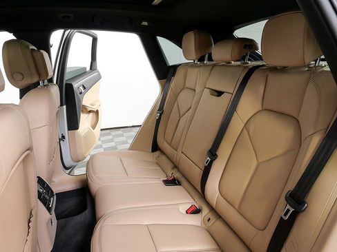 New 2026 Porsche Macan S image 22