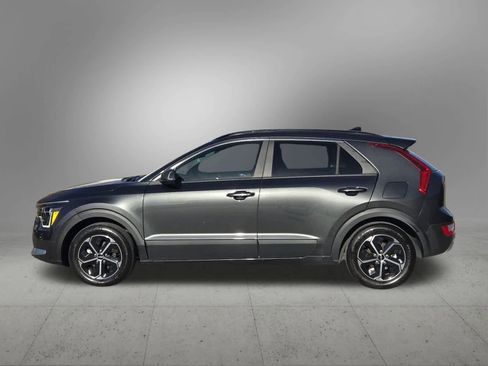 Certified 2023 Kia Niro EX image 3