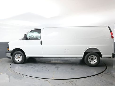 New 2026 GMC Savana 2500 Extended w/ Enhanced Convenience Package image 7
