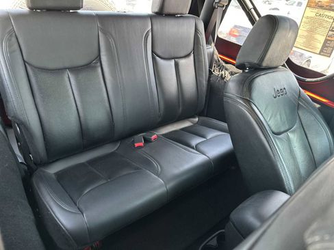 Used 2018 Jeep Wrangler Sport AWD/4WD image 23