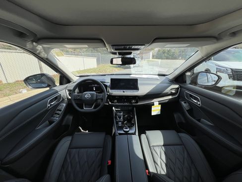 New 2026 Nissan Rogue Platinum image 15