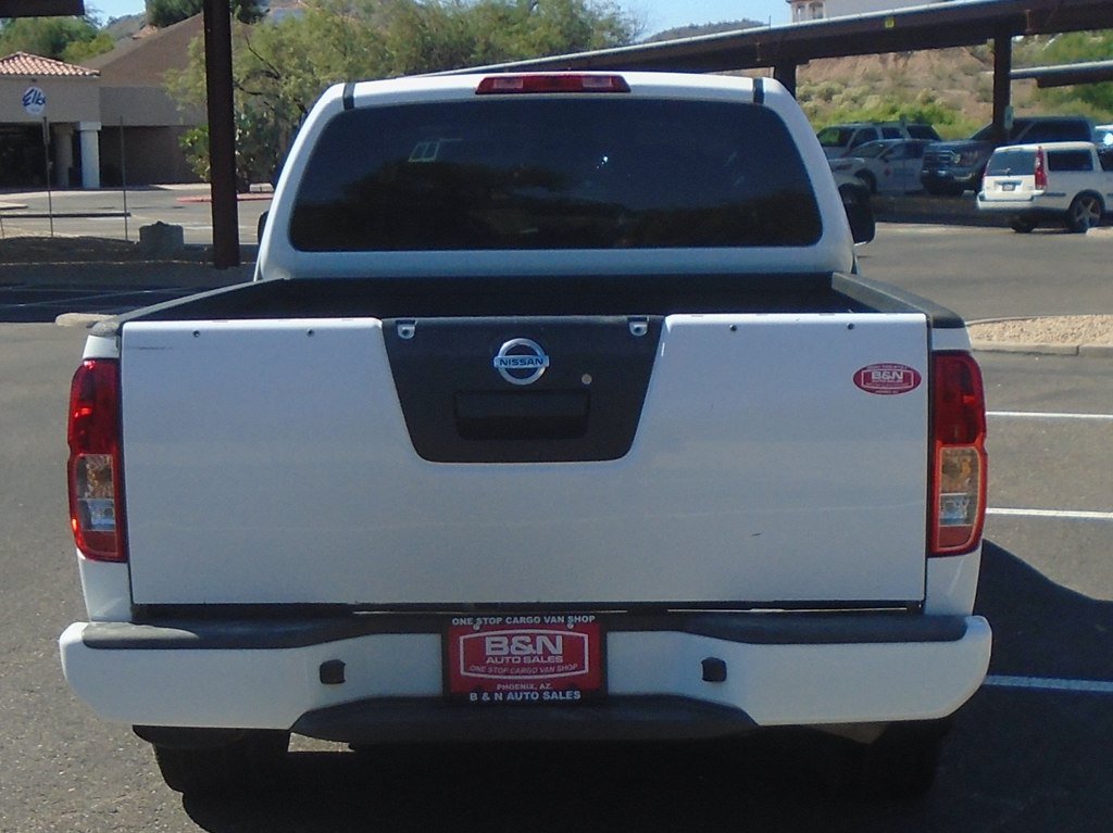 Used 2020 Nissan Frontier S RWD image 4