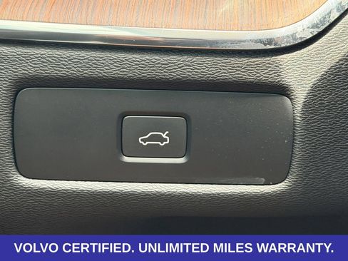 Certified 2023 Volvo XC60 B5 Plus w/ Climate Package AWD/4WD image 18