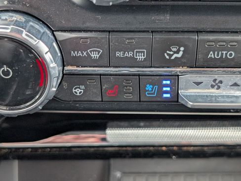 Used 2022 Ford F150 Lariat w/ Equipment Group 502A High AWD/4WD image 20
