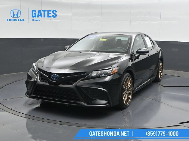 Used 2024 Toyota Camry SE w/ Convenience Package FWD image 5