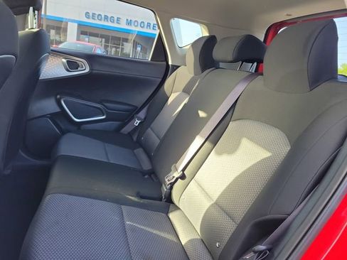 Used 2025 Kia Soul LX w/ LX Technology Package image 9