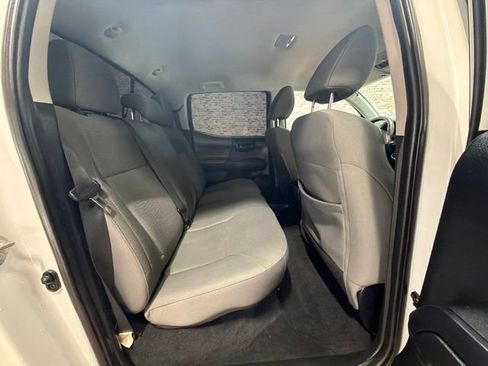 Used 2017 Toyota Tacoma SR RWD image 12