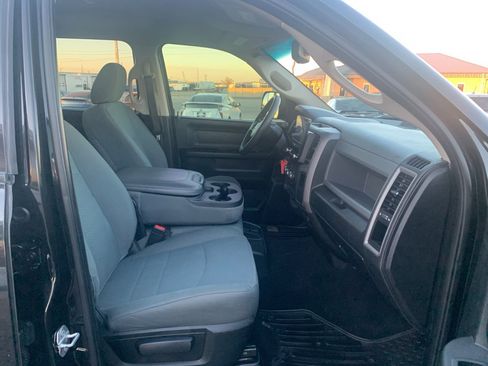 Used 2018 RAM 2500 Tradesman w/ Chrome Appearance Group image 12