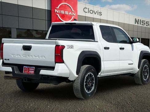 Used 2025 Toyota Tacoma TRD Off-Road AWD/4WD image 3