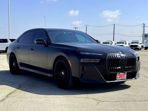 Used 2024 BMW 760i xDrive image 4