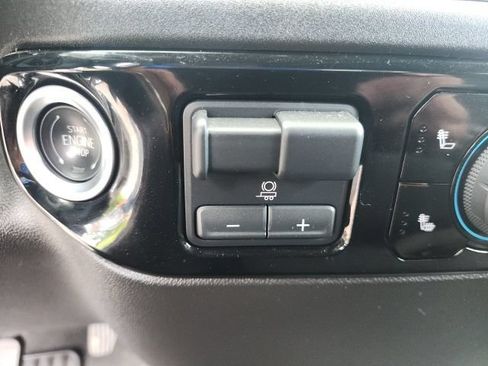 Used 2025 Chevrolet Silverado 2500 LT w/ Convenience Package AWD/4WD image 36