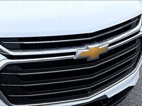 Used 2020 Chevrolet Traverse LT w/ LT Premium Package image 32