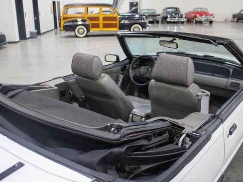 Used 1989 Ford Mustang LX image 32