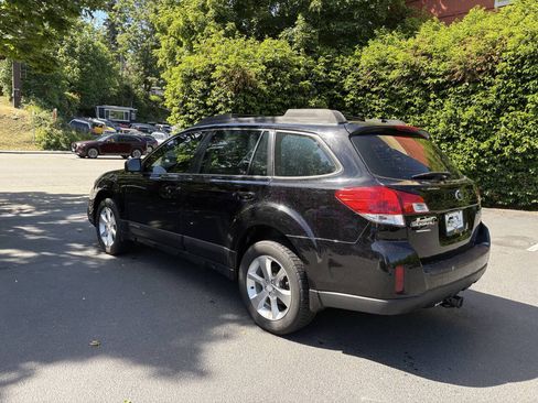 Used 2014 Subaru Outback 2.5i w/ Alloy Wheel Package AWD/4WD image 6