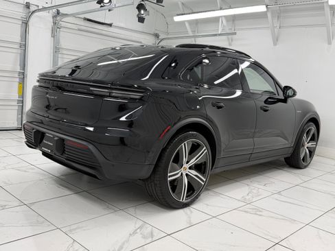 Certified 2025 Porsche Macan 4 Electric image 11