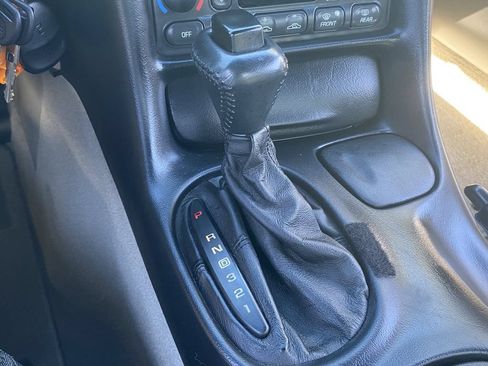 Used 2001 Chevrolet Corvette Convertible w/ Preferred Equipment Group2 RWD image 28