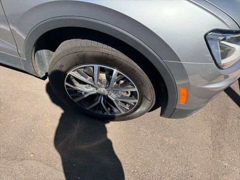 Used 2020 Volkswagen Tiguan SE w/ Panoramic Sunroof Package image 13