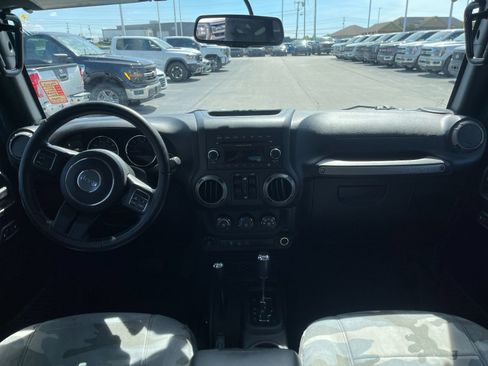 Used 2017 Jeep Wrangler Unlimited Sport w/ Quick Order Package 24S AWD/4WD image 15