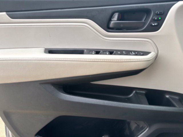 Used 2025 Honda Odyssey EX-L image 12