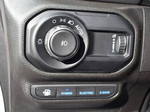 Used 2023 Jeep Wrangler Unlimited Sahara w/ Cold Weather Group AWD/4WD image 25