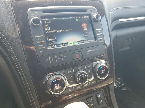 Used 2017 Chevrolet Traverse LT image 29