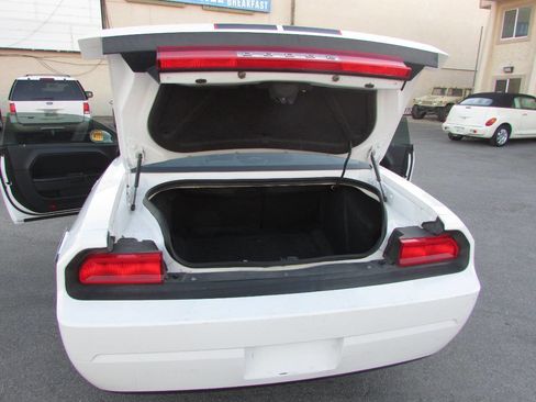 Used 2010 Dodge Challenger SE image 24