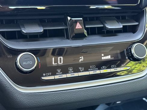 Used 2025 Toyota Corolla LE FWD image 19