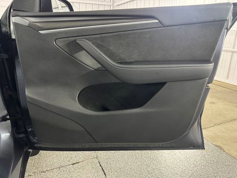 Used 2023 Tesla Model Y Performance image 47