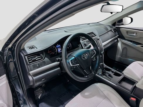 Used 2017 Toyota Camry XLE image 9