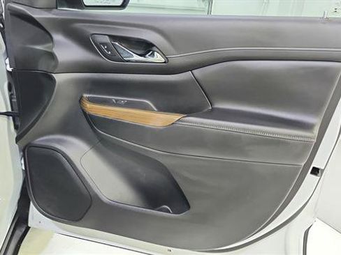 Used 2019 GMC Acadia SLE FWD image 24