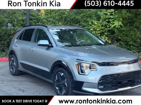 Certified 2023 Kia Niro Wave w/ Wave Preserve Package FWD image 1