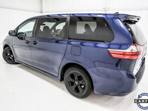 Used 2020 Toyota Sienna L image 4