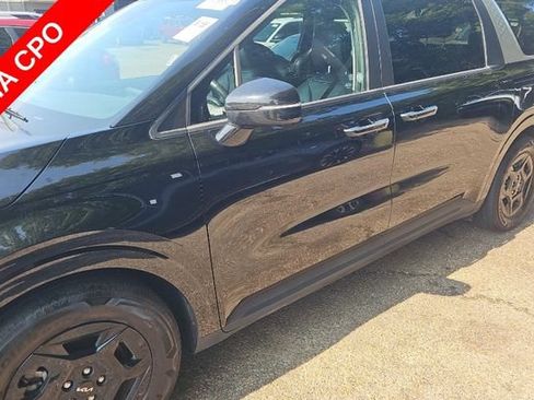 Certified 2025 Kia Carnival FWD image 1